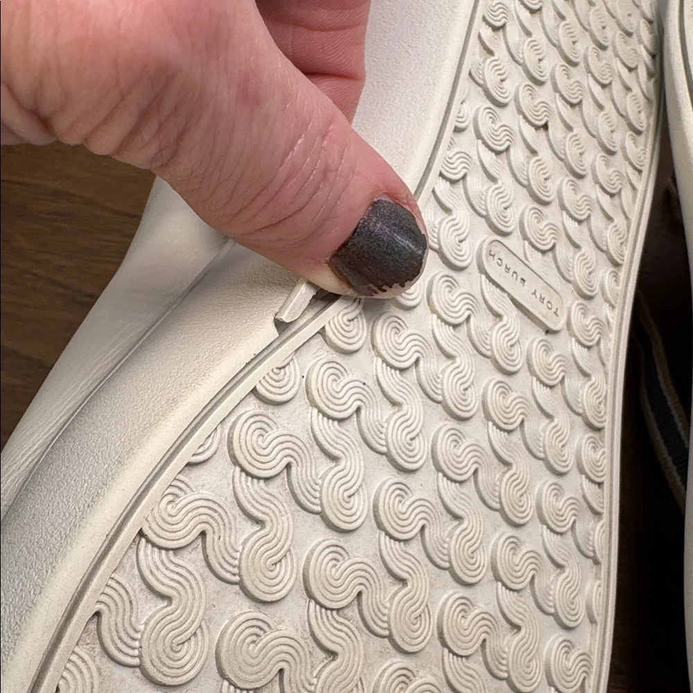 Tory Burch Leigh T-logo White Leather Sneakers w/ Perforated Logo, Womens sz 10